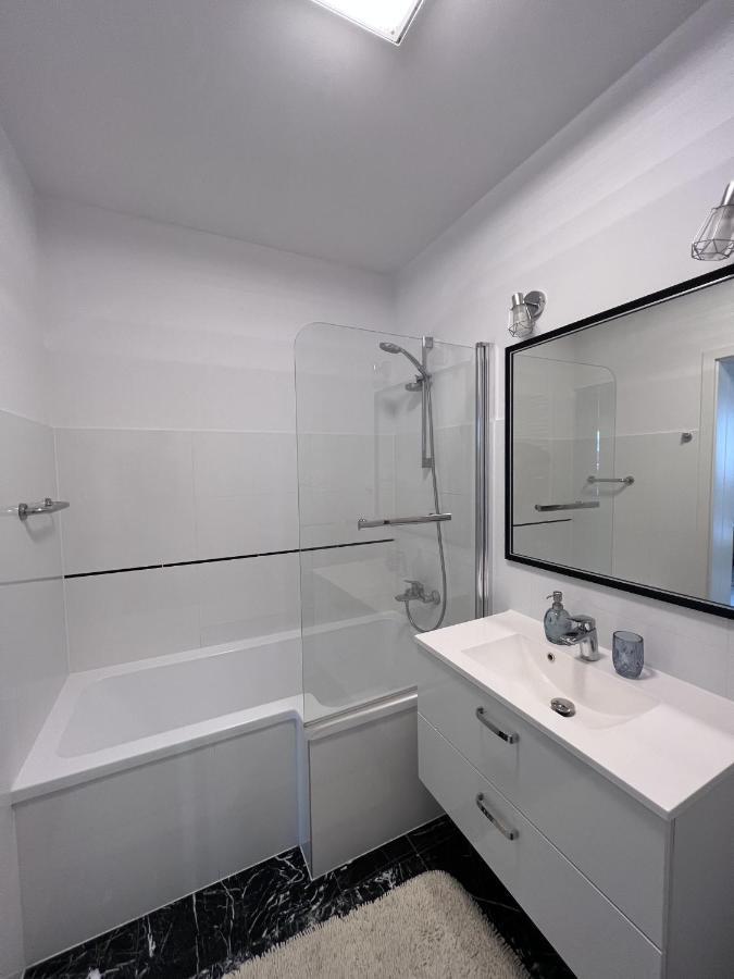 Apartament Z Tarasem Na Osiedlu Rakownica Jelenia Góra Esterno foto